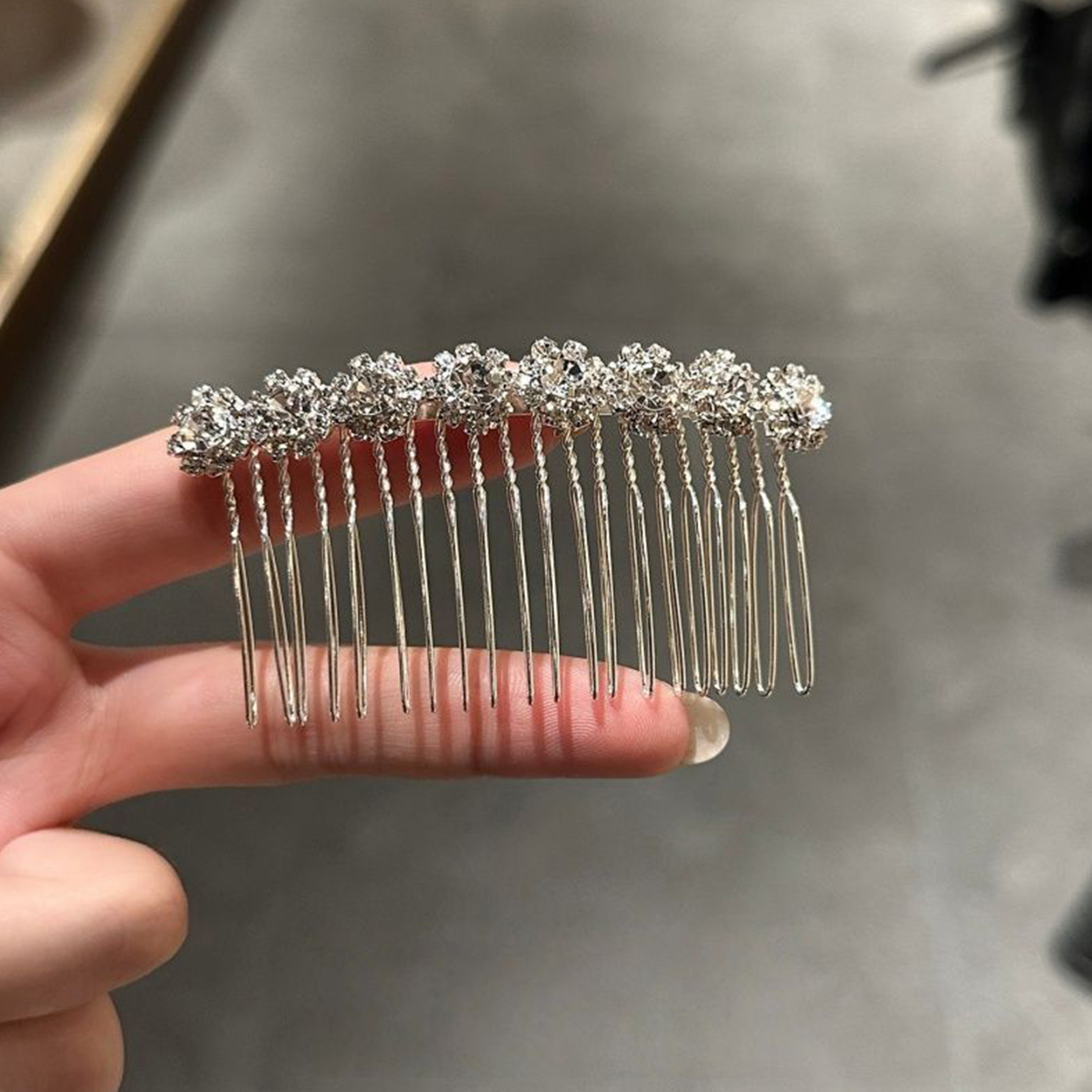 Minimalist Rhinestone Flower H - đánh giá và giá Wedding Decoration Supply