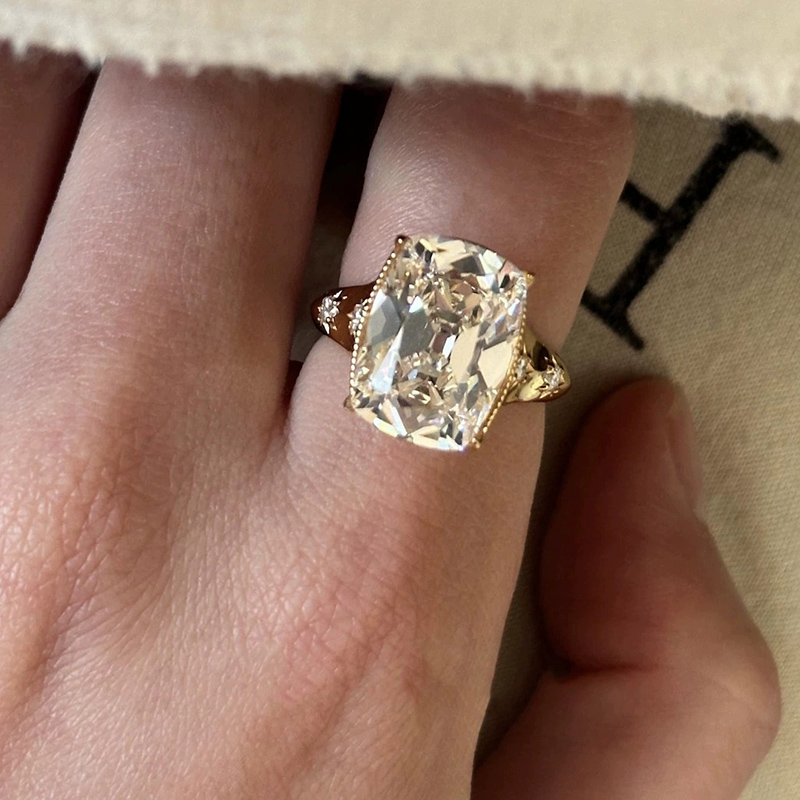 Premium Star Ring 10 Carat Zir - đánh giá và giá Wedding Superstar
